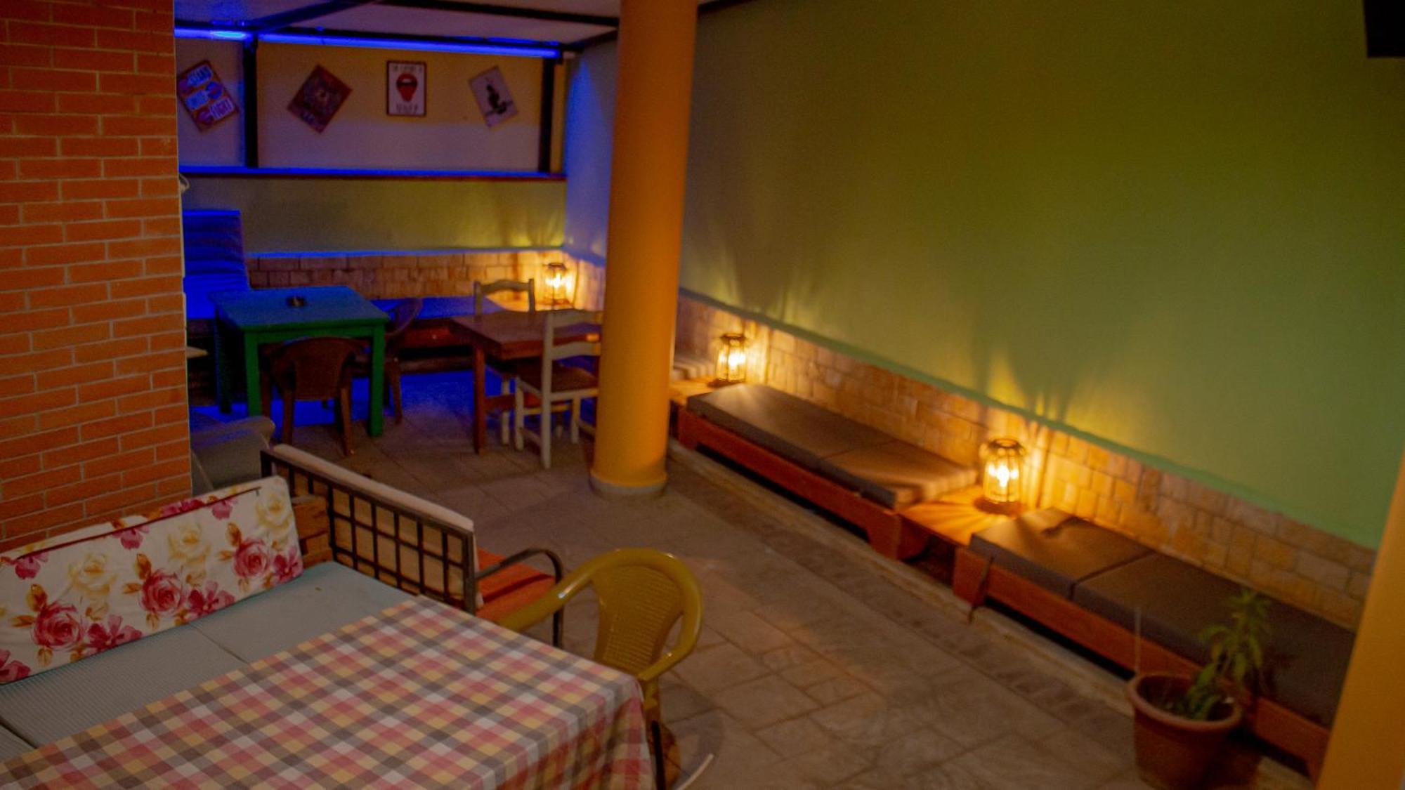 The Golden Rooster Tirana Exterior foto