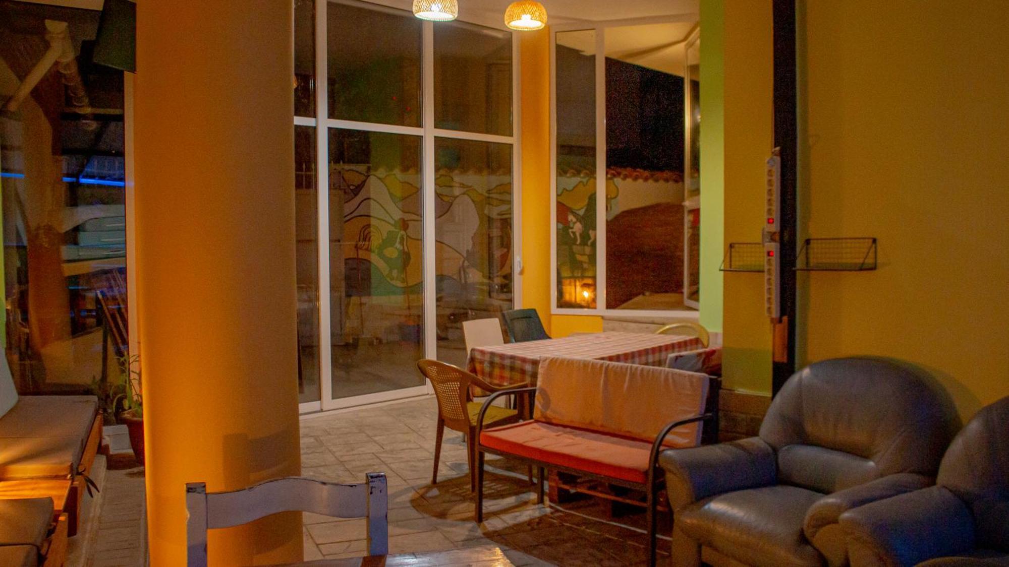 The Golden Rooster Tirana Exterior foto